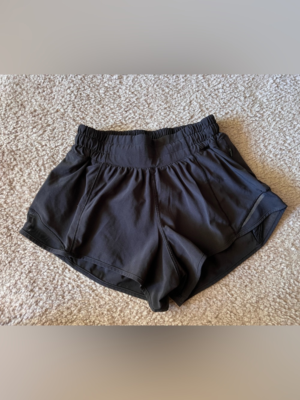 Lululemon Hotty Hot Short *High-Rise 2.5" *Black Sz 0 - Picture 2 of 9